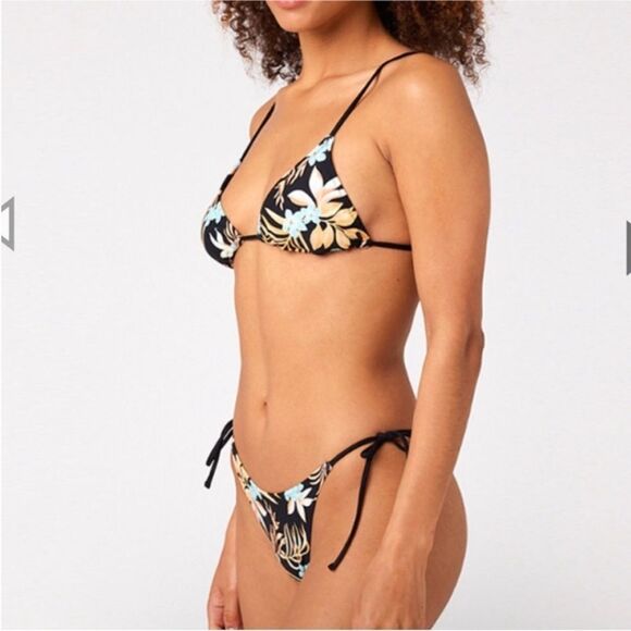 RIP CURL SUN DANCE TRIANGLE SET
BLACK Womens Size Medium - Picture 2 of 8